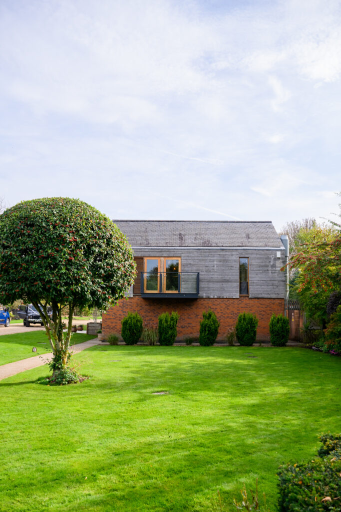 Sunny garden photo at Carriage Hall wedding venue in Nottingham