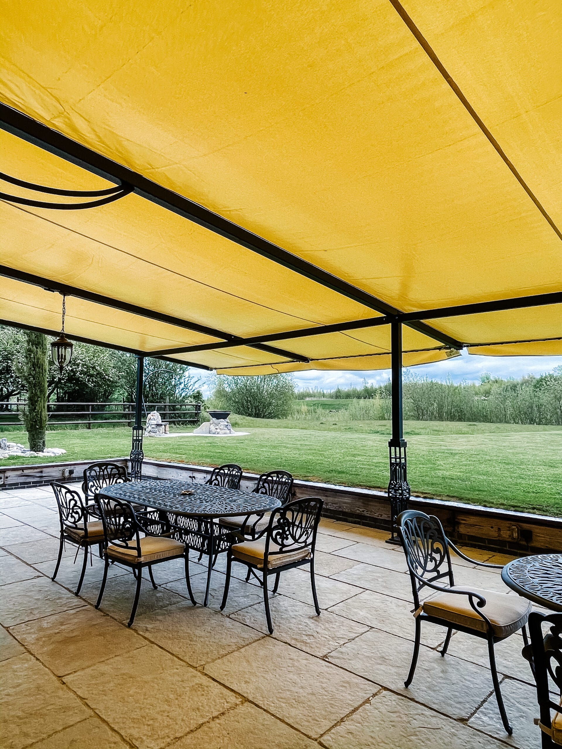 outdoor reception area at Willow Marsh Farm wedding venue in Nottingham